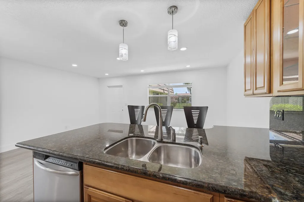 154 Seville G Delray Beach FL 33446