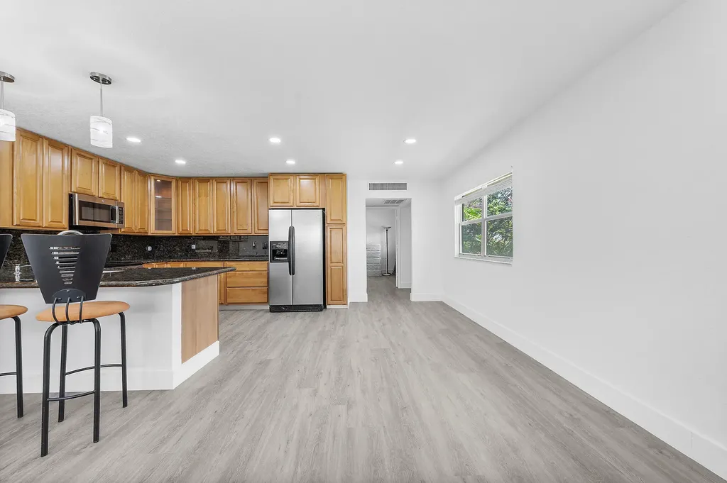 154 Seville G Delray Beach FL 33446