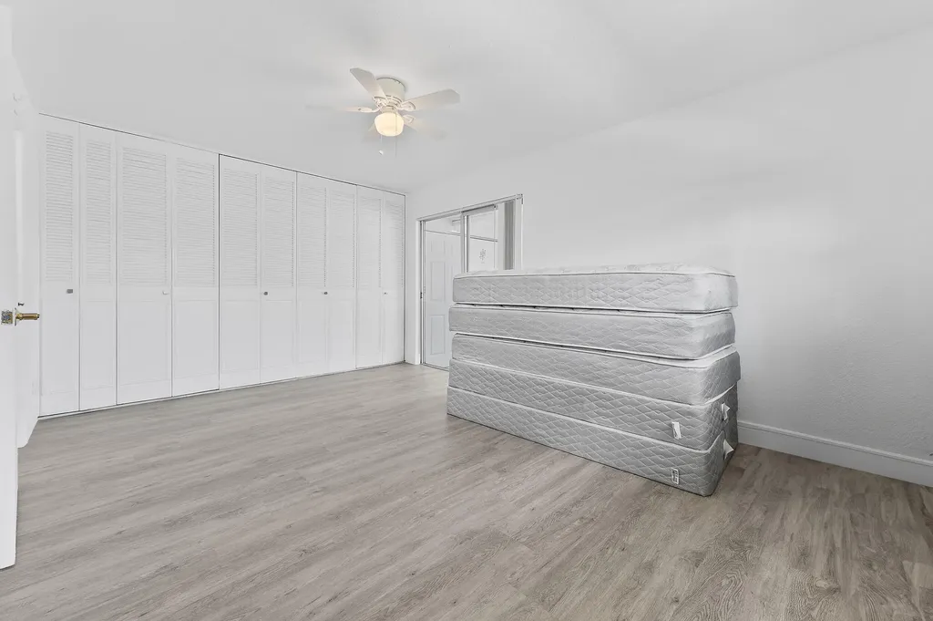 154 Seville G Delray Beach FL 33446
