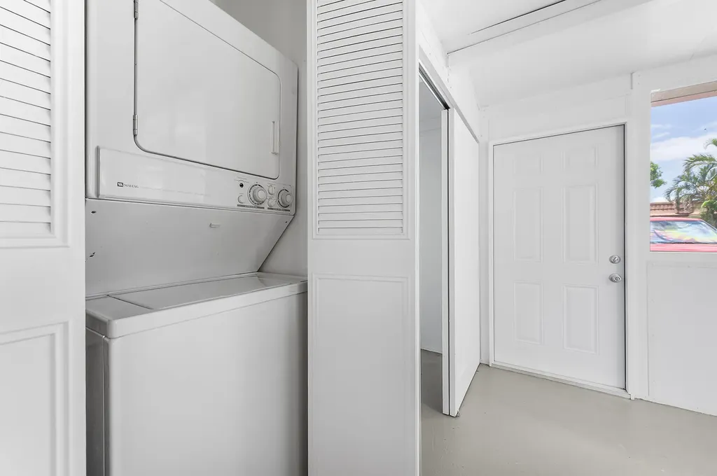 154 Seville G Delray Beach FL 33446