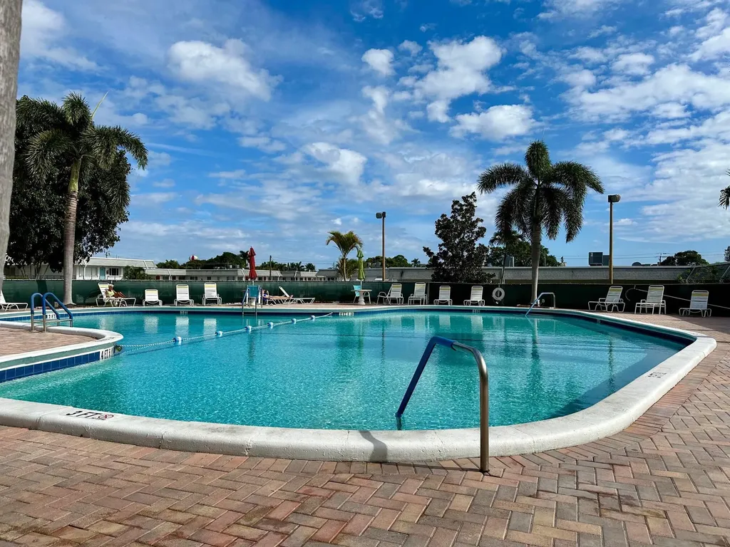 2880 Lake Osborne Drive Lake Worth Beach FL 33461