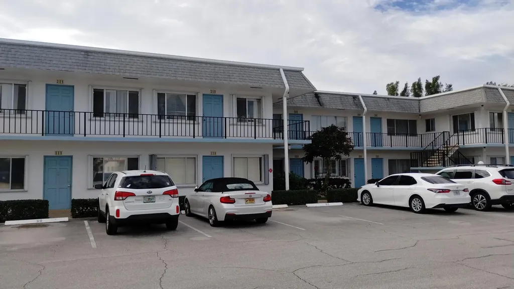 2880 Lake Osborne Drive Lake Worth Beach FL 33461