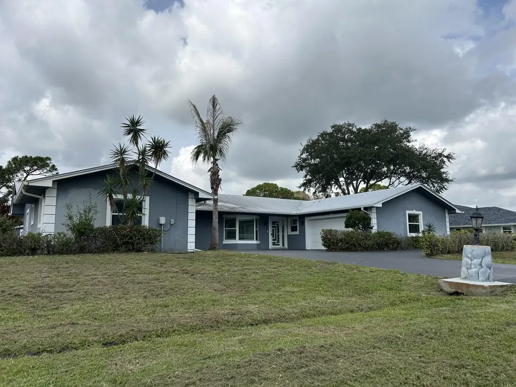 2080 SE Elmhurst Road Port St Lucie FL 34952