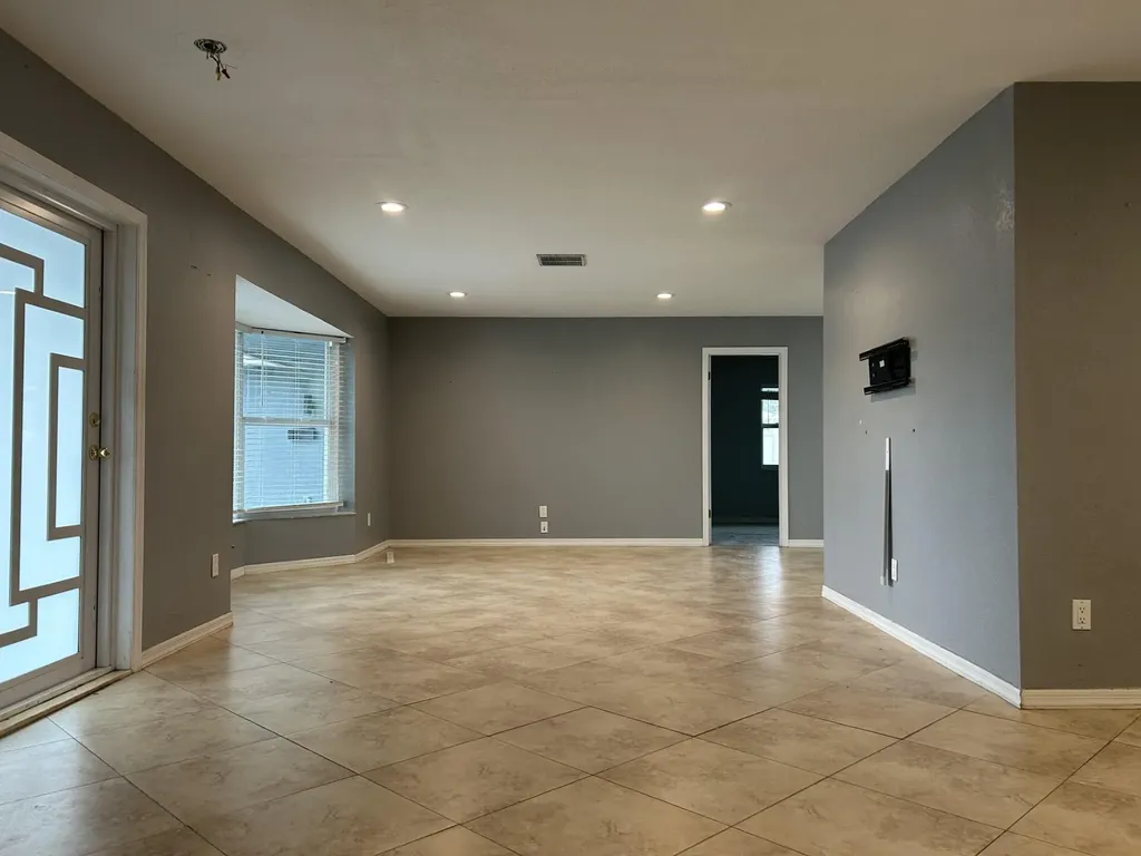 2080 SE Elmhurst Road Port St Lucie FL 34952