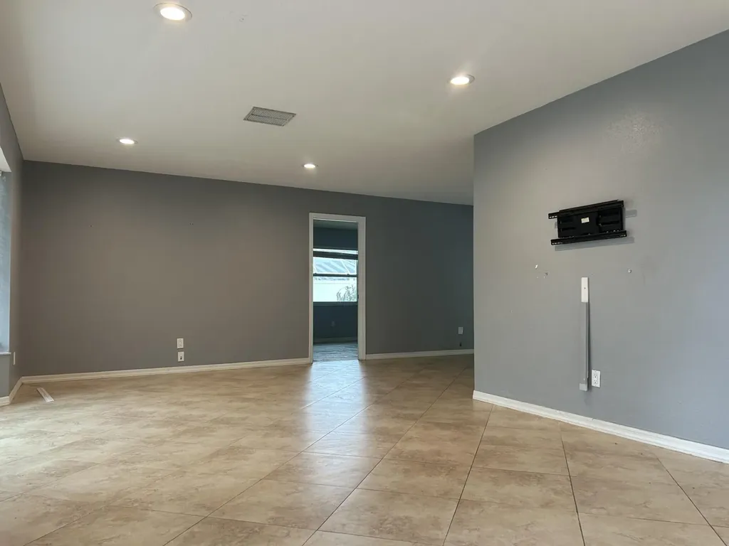 2080 SE Elmhurst Road Port St Lucie FL 34952