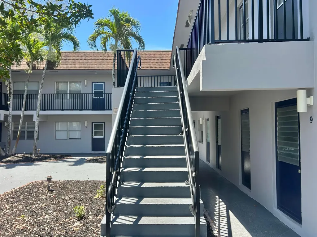 260 NW 19th Street Boca Raton FL 33432
