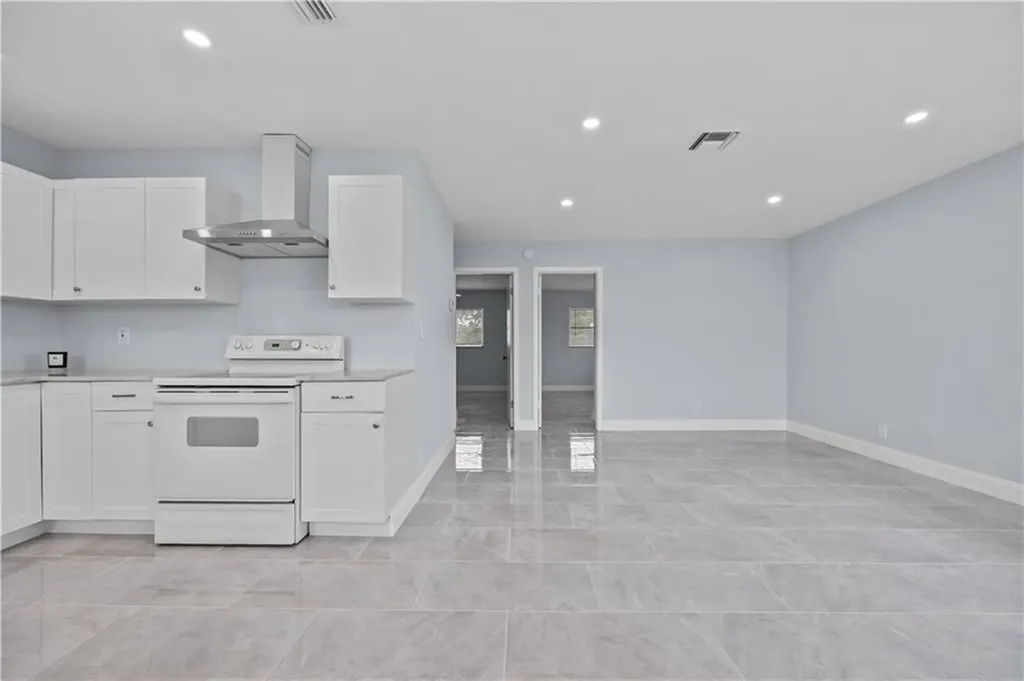 260 NW 19th Street Boca Raton FL 33432