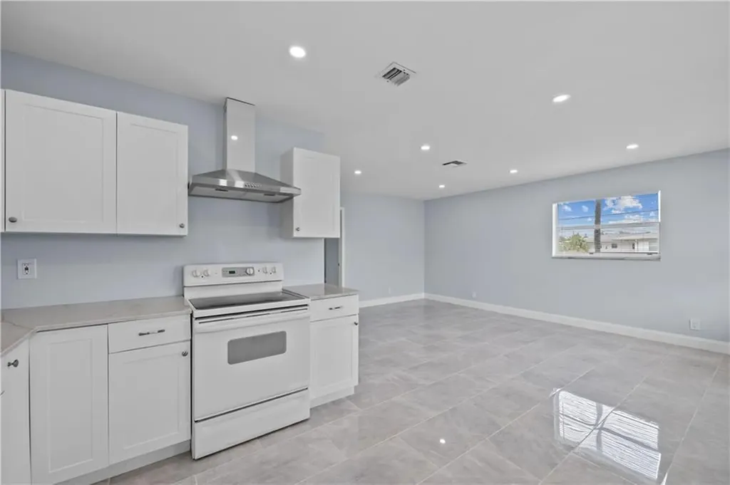 260 NW 19th Street Boca Raton FL 33432