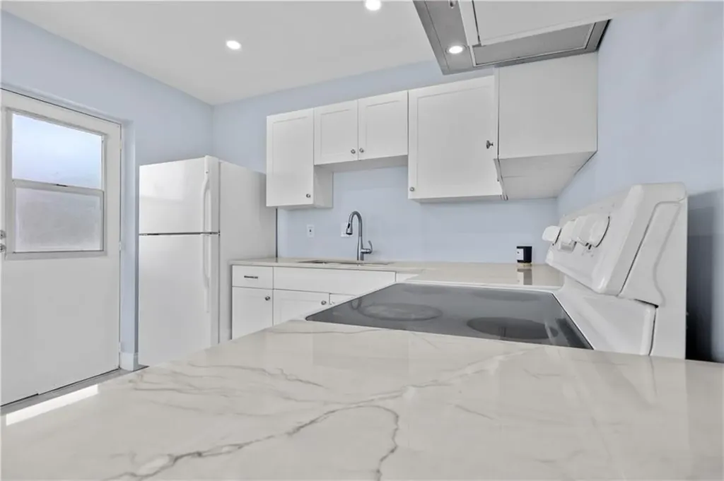 260 NW 19th Street Boca Raton FL 33432