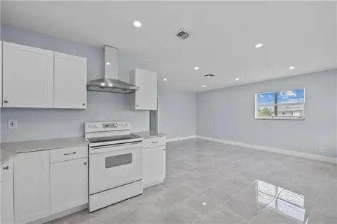 260 NW 19th Street Boca Raton FL 33432