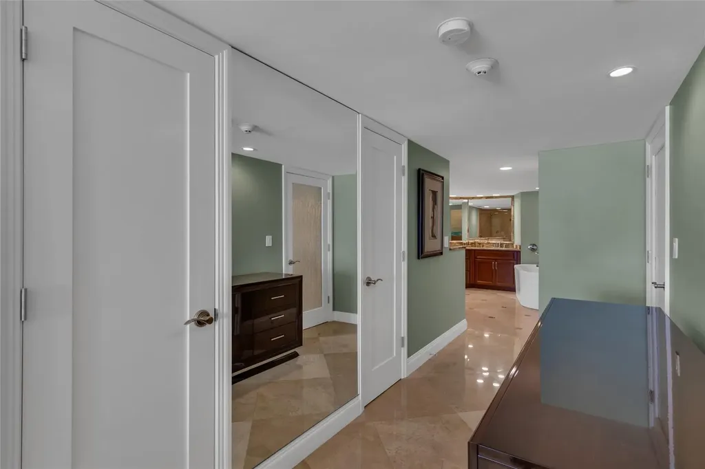 2200 S Ocean Lane Fort Lauderdale FL 33316