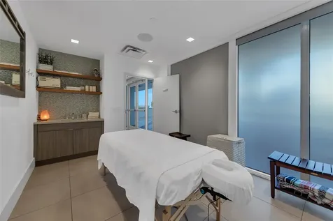 2200 S Ocean Lane Fort Lauderdale FL 33316