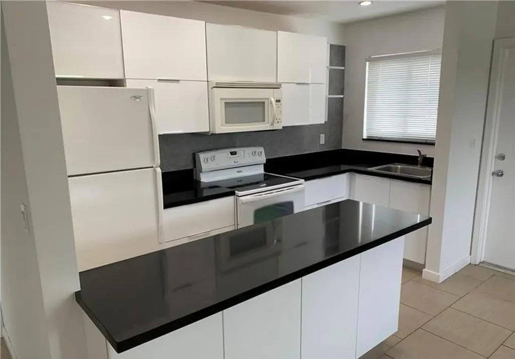 2830 NE 30th Place Fort Lauderdale FL 33306