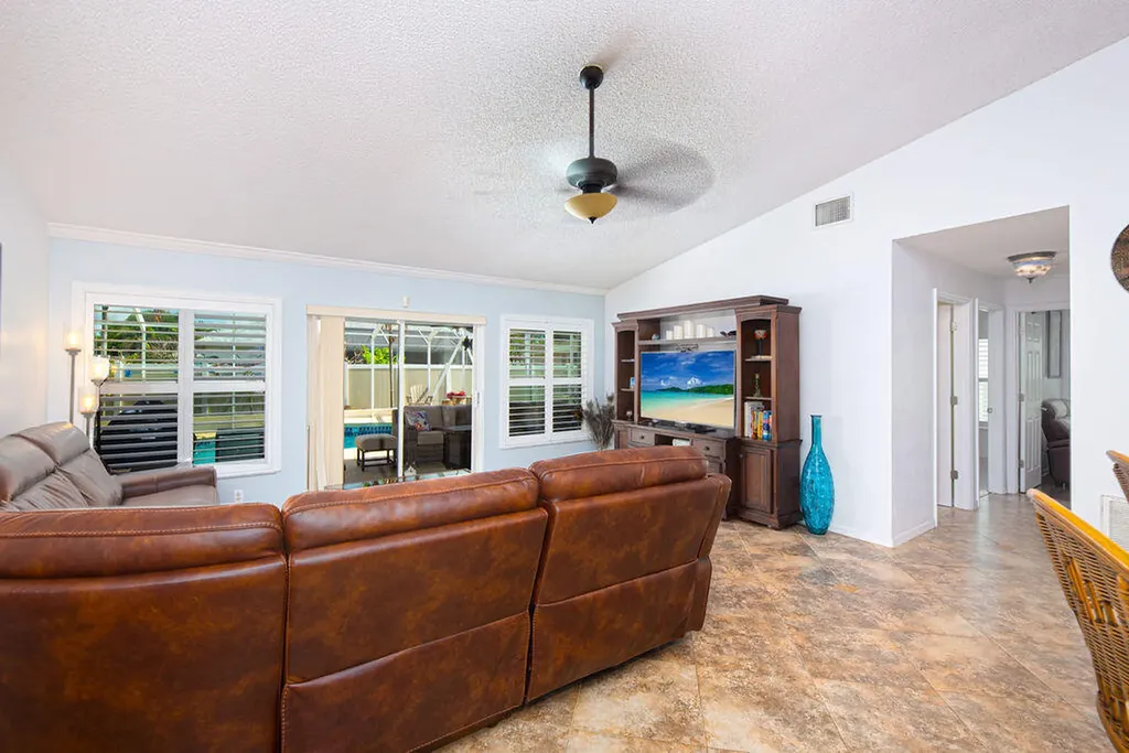 613 SE Dean Terrace Port St Lucie FL 34984