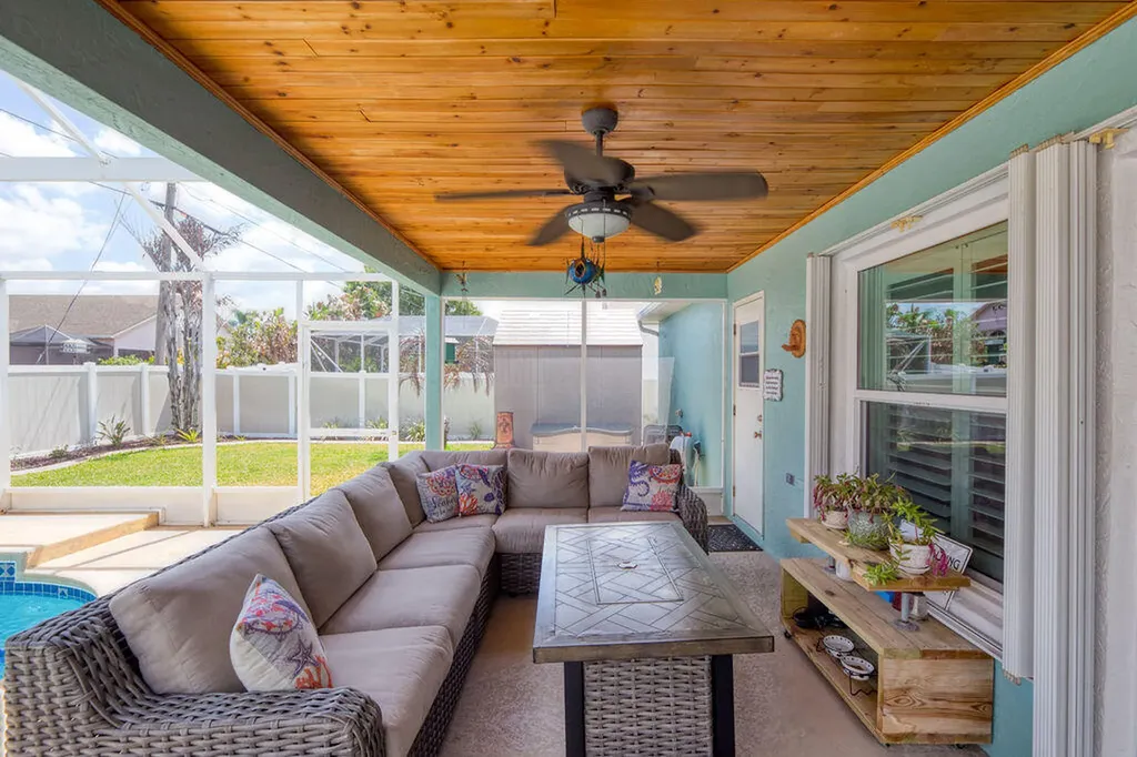 613 SE Dean Terrace Port St Lucie FL 34984