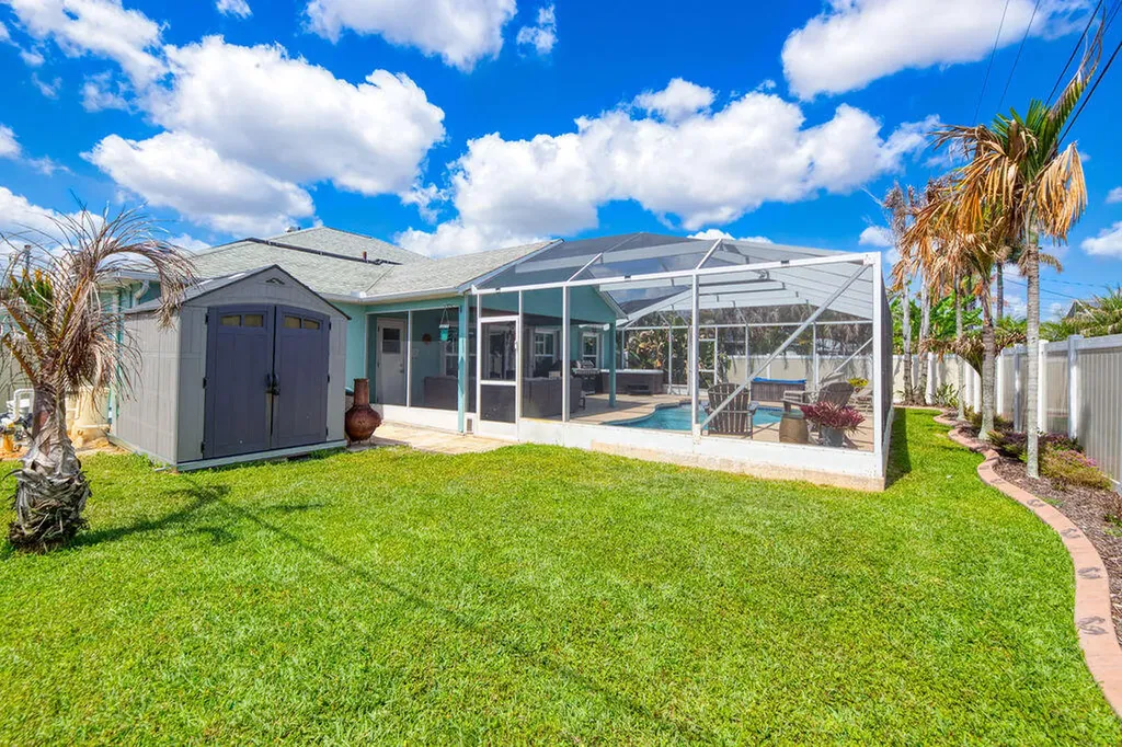 613 SE Dean Terrace Port St Lucie FL 34984