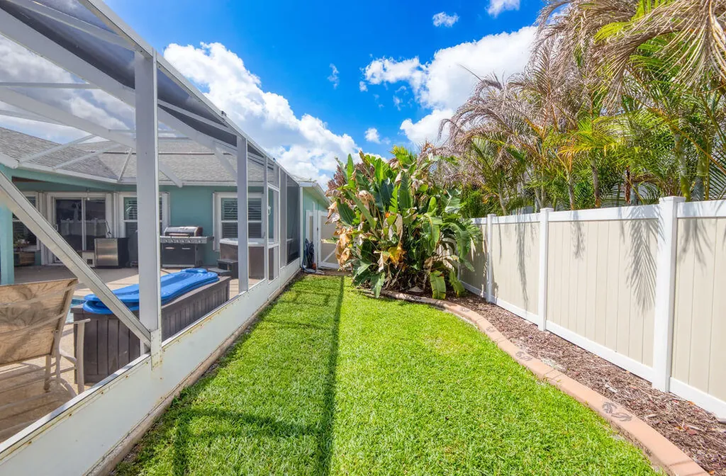 613 SE Dean Terrace Port St Lucie FL 34984