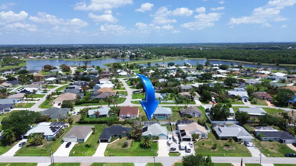 613 SE Dean Terrace Port St Lucie FL 34984