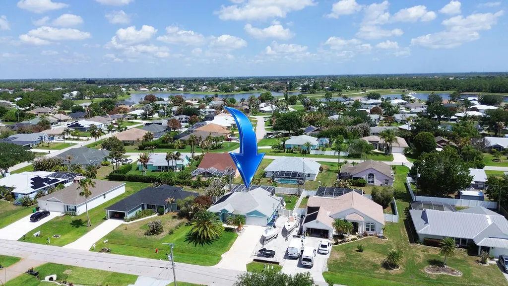 613 SE Dean Terrace Port St Lucie FL 34984
