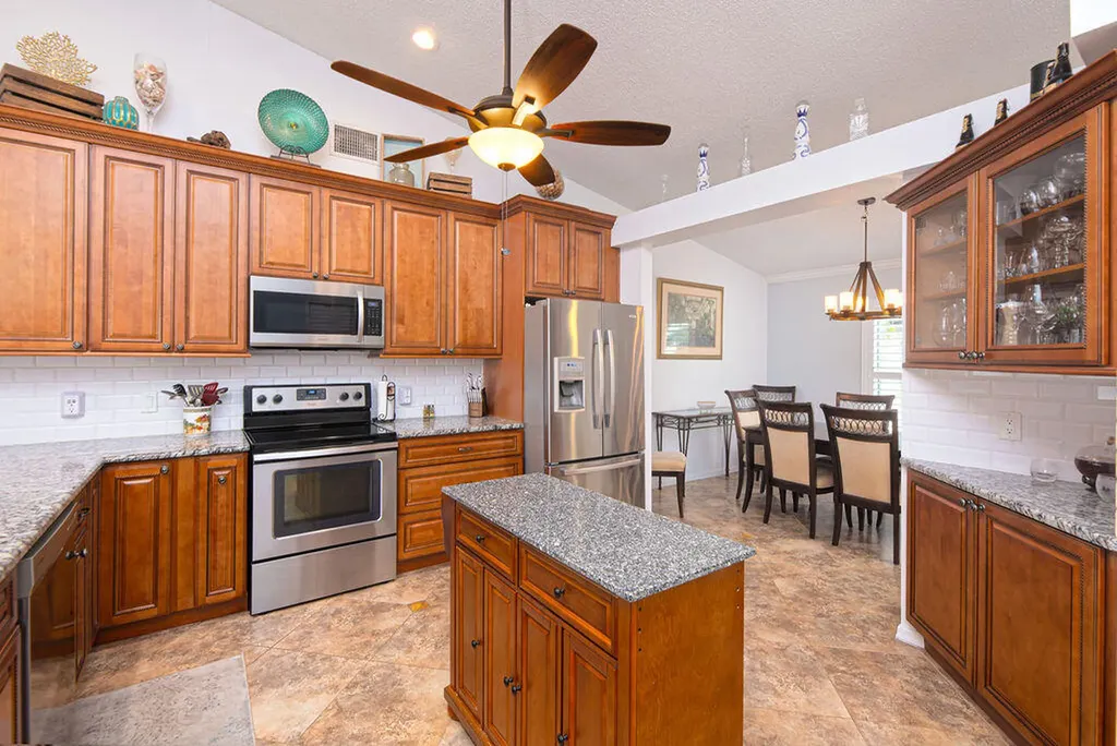 613 SE Dean Terrace Port St Lucie FL 34984