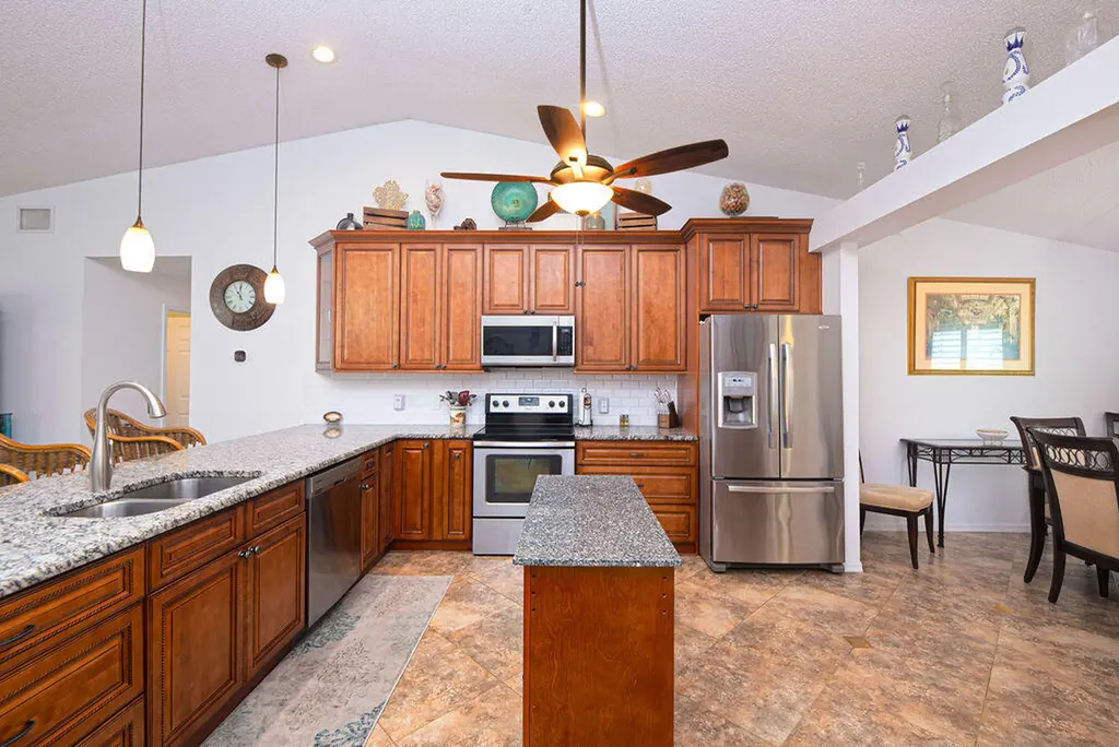 613 SE Dean Terrace Port St Lucie FL 34984
