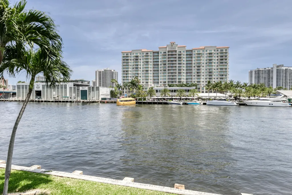 2900 NE 30th Street NE Fort Lauderdale FL 33306
