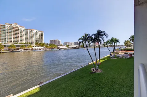 2900 NE 30th Street NE Fort Lauderdale FL 33306