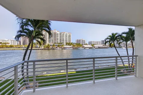 2900 NE 30th Street NE Fort Lauderdale FL 33306