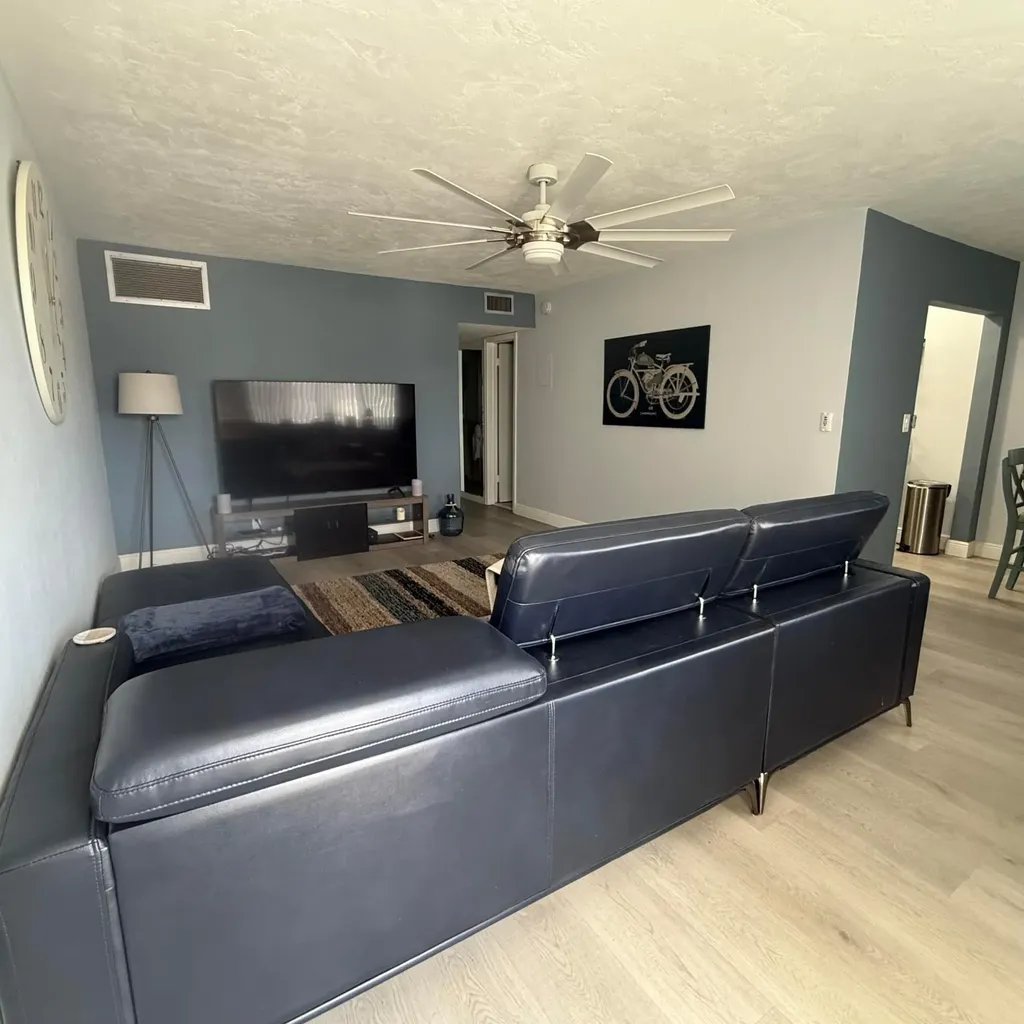 2102 Lake Osborne Drive Lake Worth Beach FL 33461