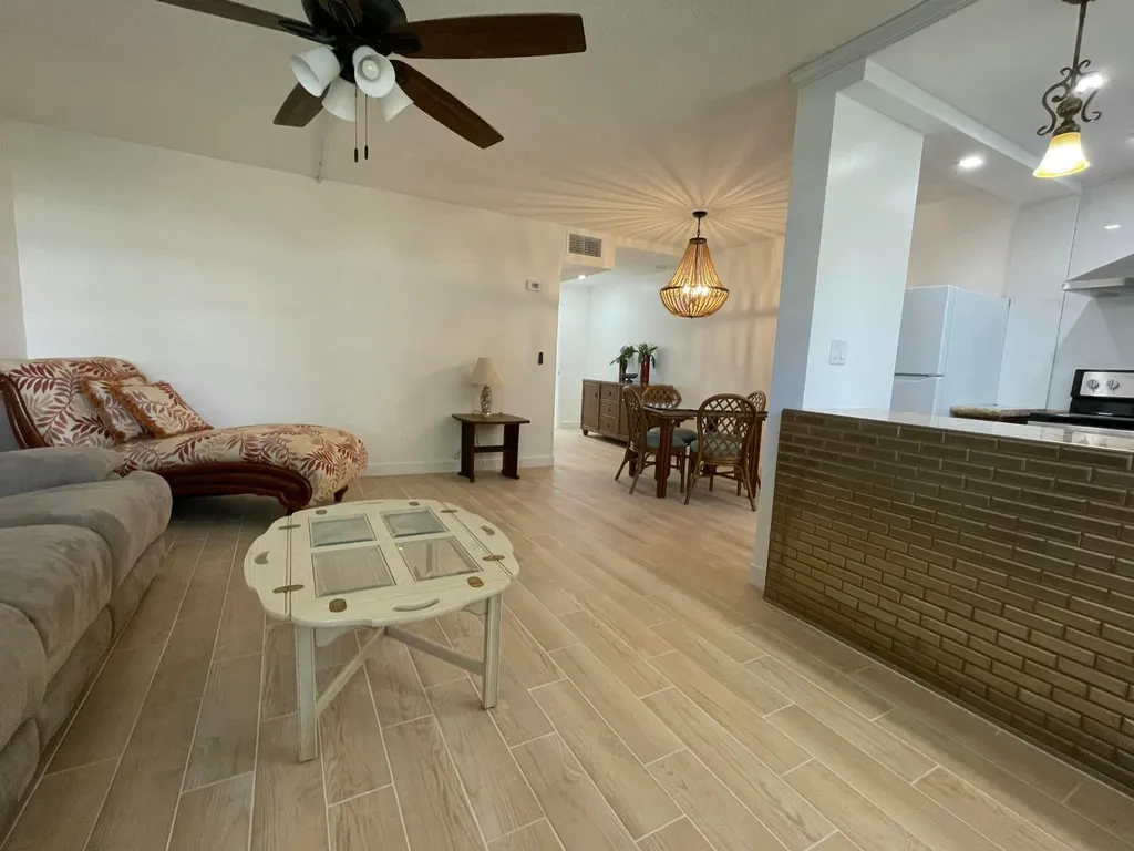 30 SE 13th Street Boca Raton FL 33432