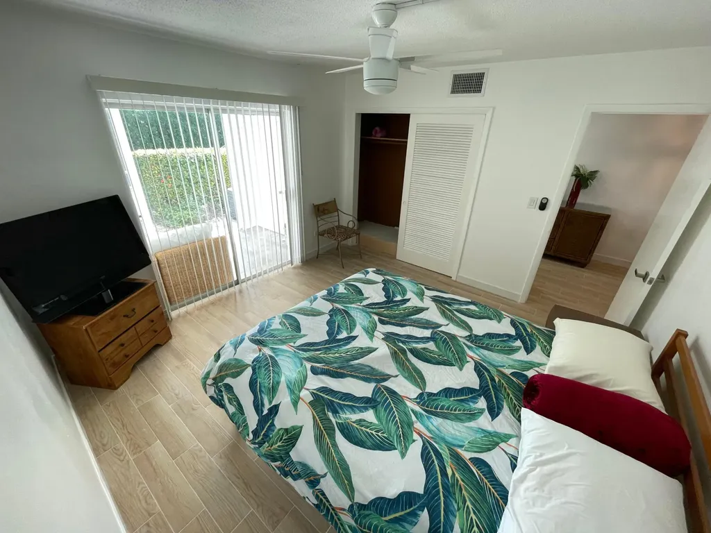 30 SE 13th Street Boca Raton FL 33432
