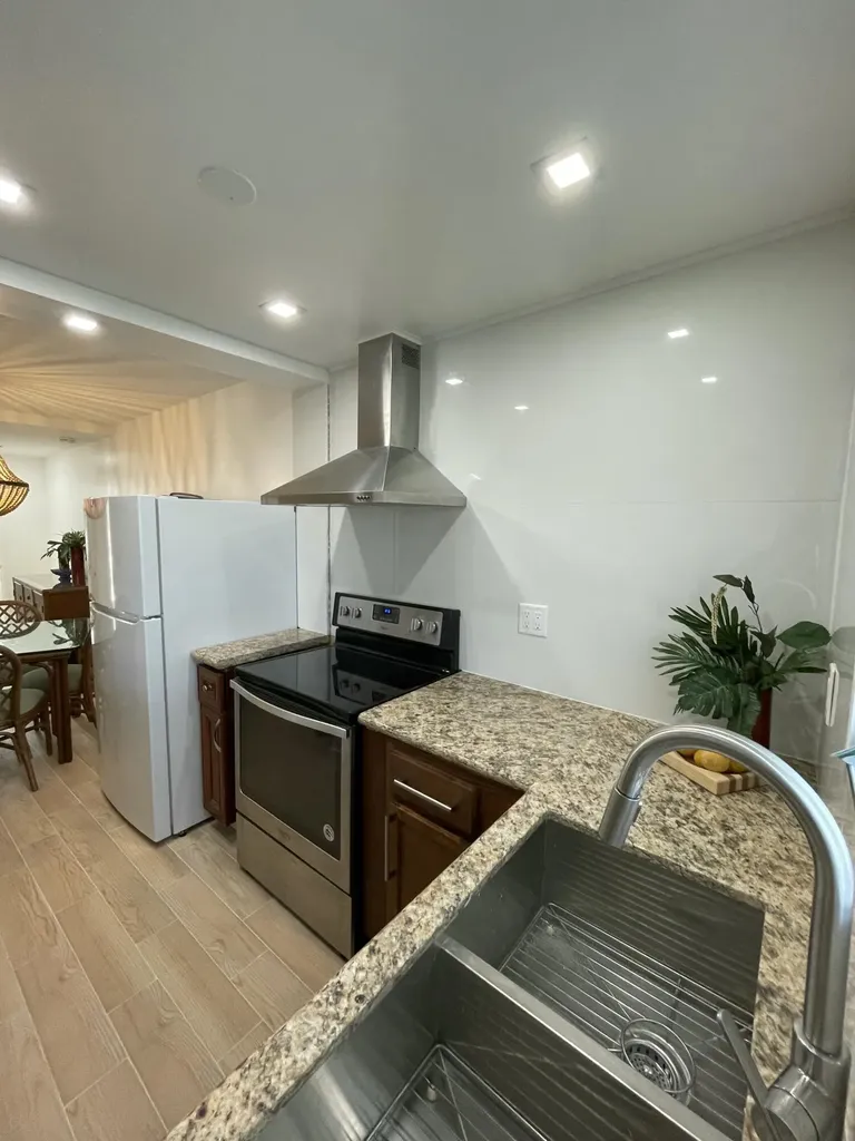 30 SE 13th Street Boca Raton FL 33432