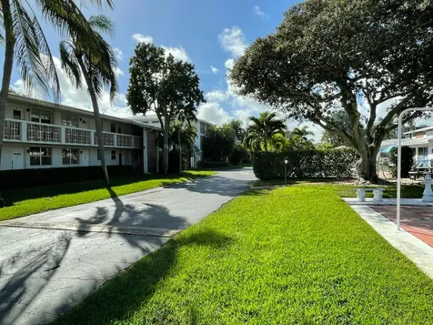 30 SE 13th Street Boca Raton FL 33432