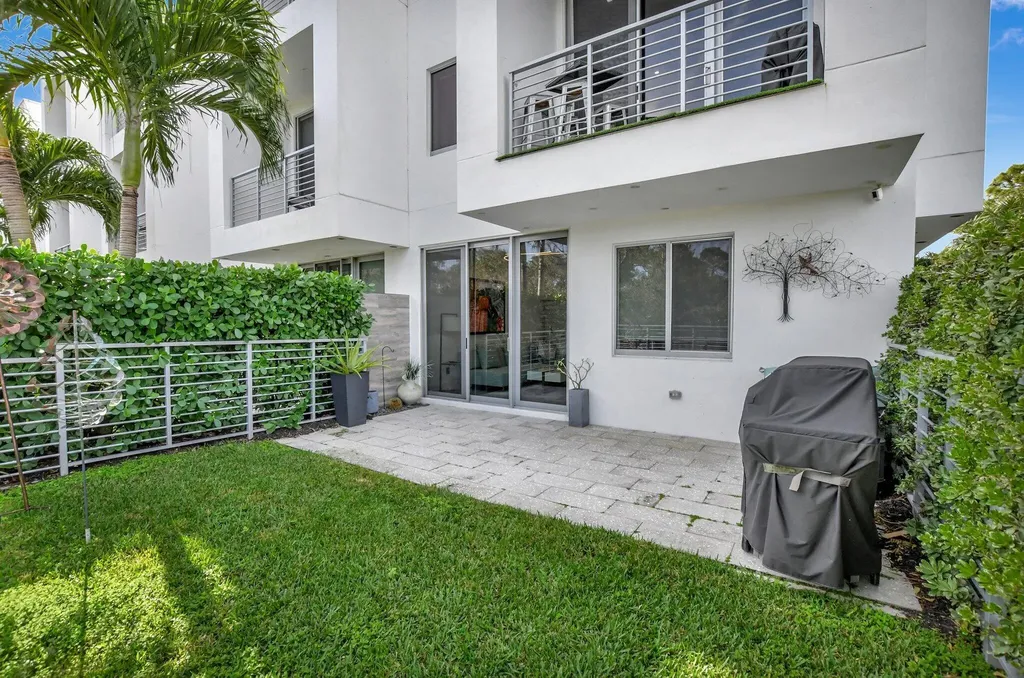 4240 NW 17th Avenue Boca Raton FL 33431