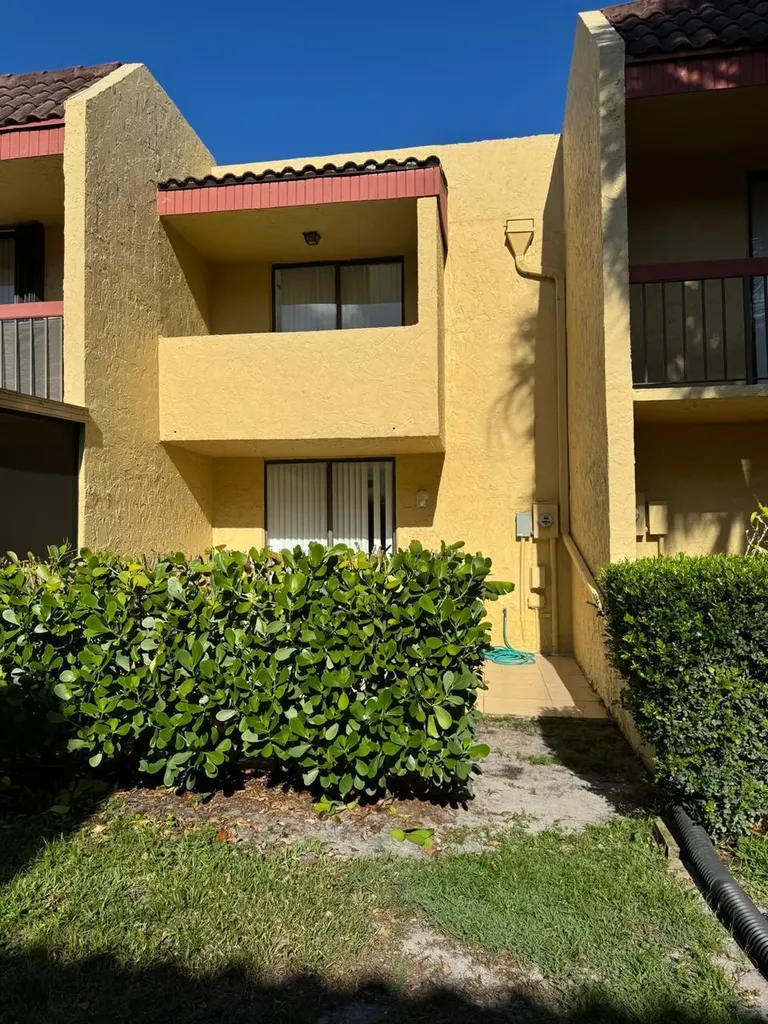 769 SE 1st Way Deerfield Beach FL 33441