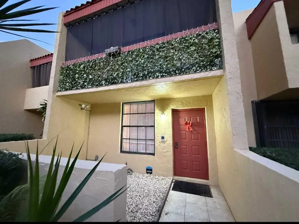 769 SE 1st Way Deerfield Beach FL 33441