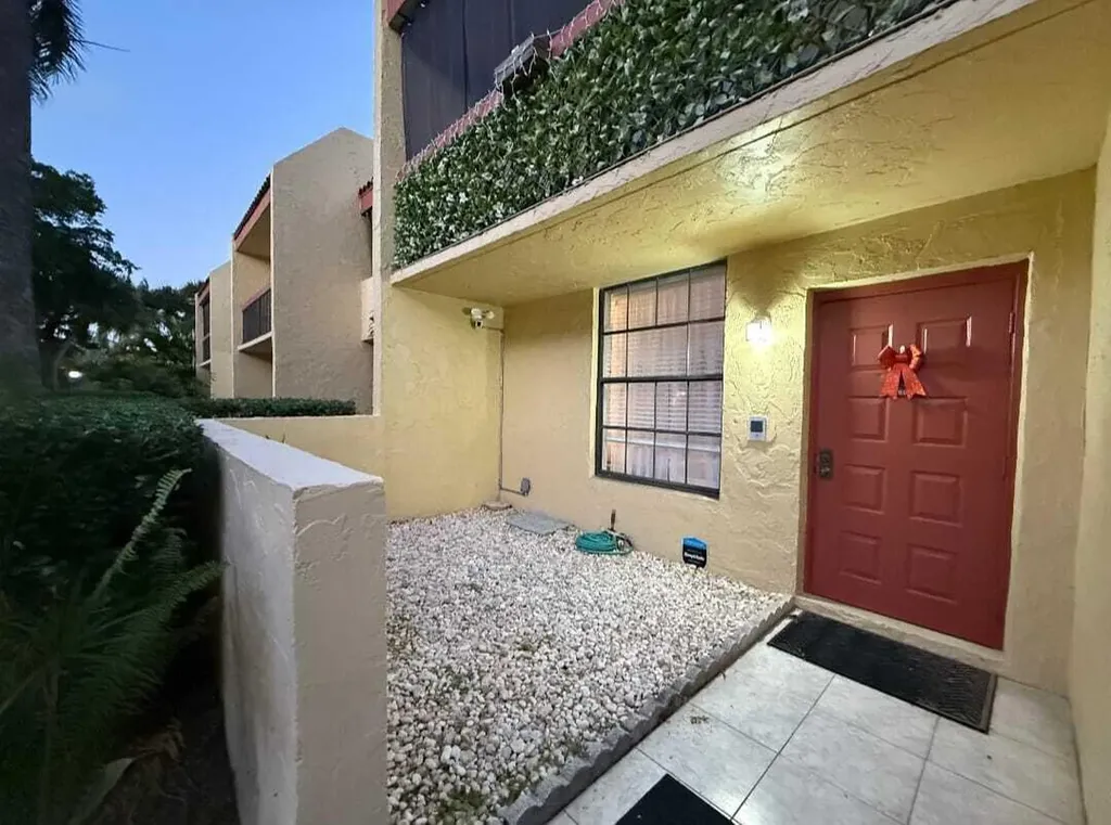 769 SE 1st Way Deerfield Beach FL 33441
