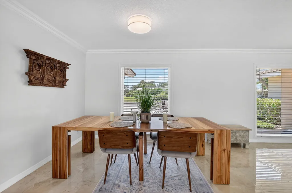 424 SW 7th Way Boca Raton FL 33486