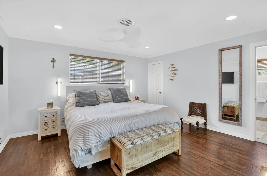 424 SW 7th Way Boca Raton FL 33486