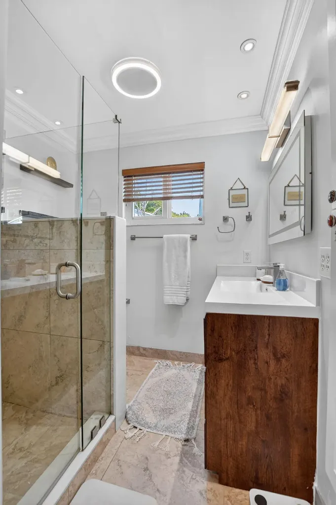 424 SW 7th Way Boca Raton FL 33486