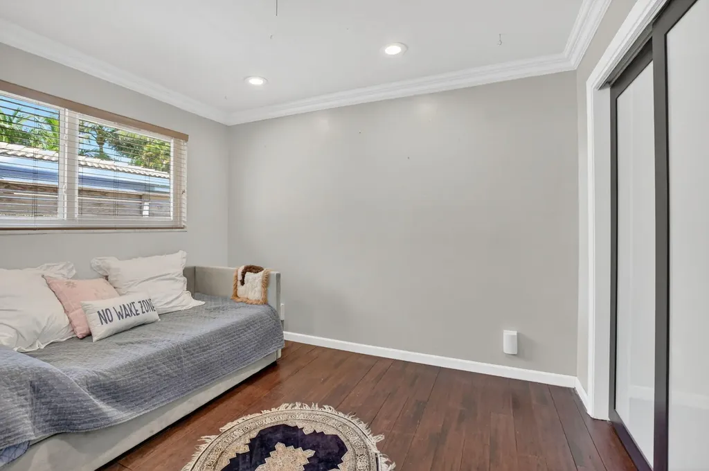 424 SW 7th Way Boca Raton FL 33486