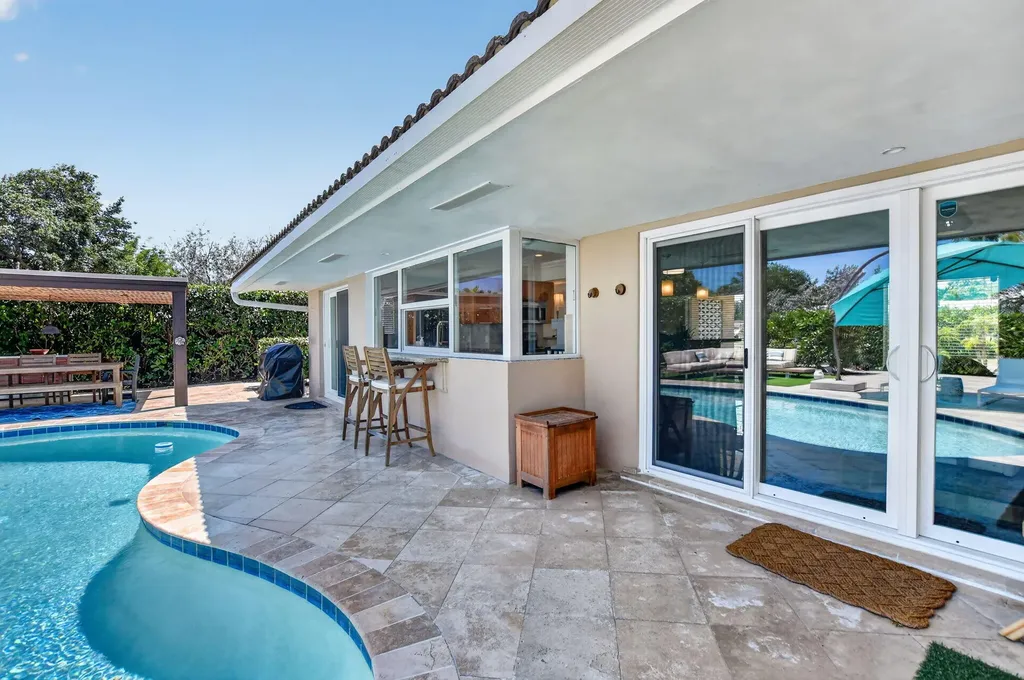 424 SW 7th Way Boca Raton FL 33486