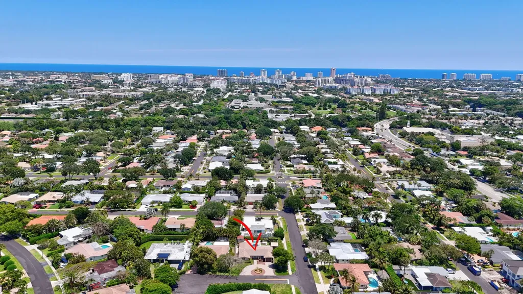 424 SW 7th Way Boca Raton FL 33486