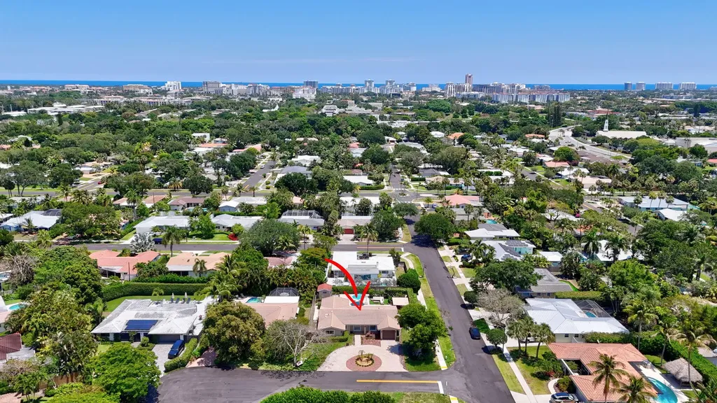 424 SW 7th Way Boca Raton FL 33486
