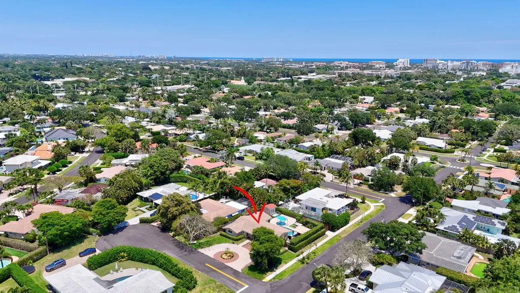 424 SW 7th Way Boca Raton FL 33486