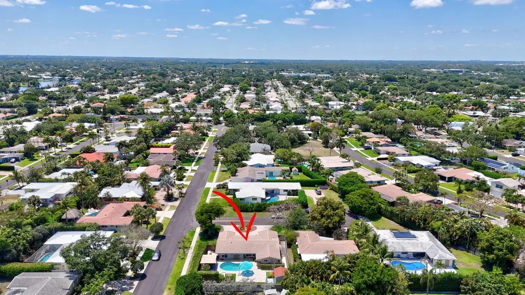424 SW 7th Way Boca Raton FL 33486