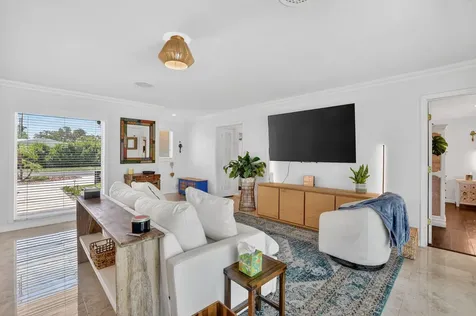 424 SW 7th Way Boca Raton FL 33486