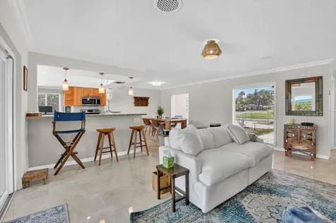424 SW 7th Way Boca Raton FL 33486