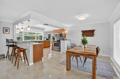 424 SW 7th Way Boca Raton FL 33486
