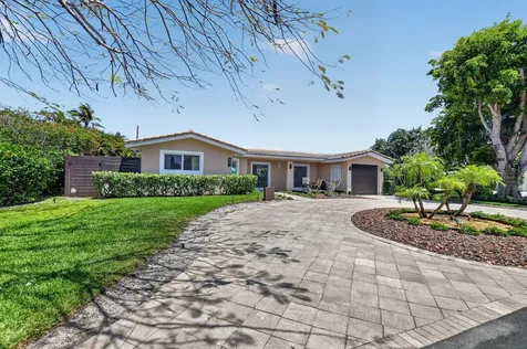 424 SW 7th Way Boca Raton FL 33486
